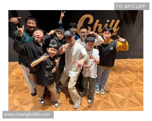 武汉街舞队的奋斗与蜕变:一段激情与梦想交织的街舞纪实之旅 武汉街舞队的奋斗与蜕变:一段激情与梦想交织的街舞纪实之旅